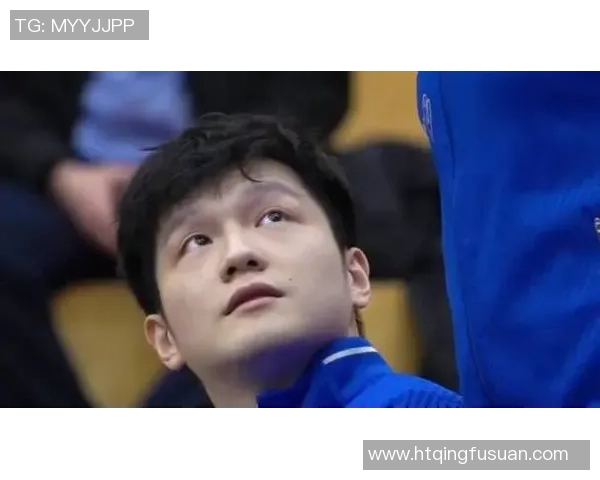 足球明星大白牙的魅力瞬间揭示他在赛场内外的独特风采与个性